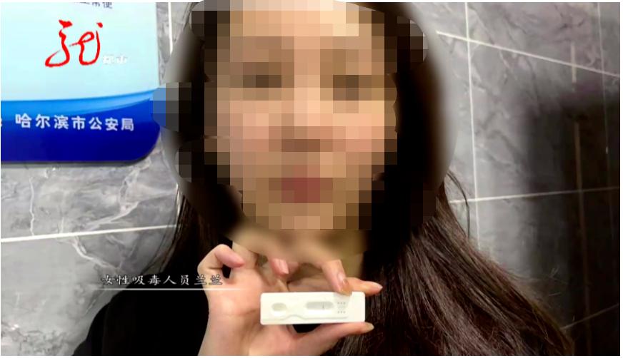 DƬ